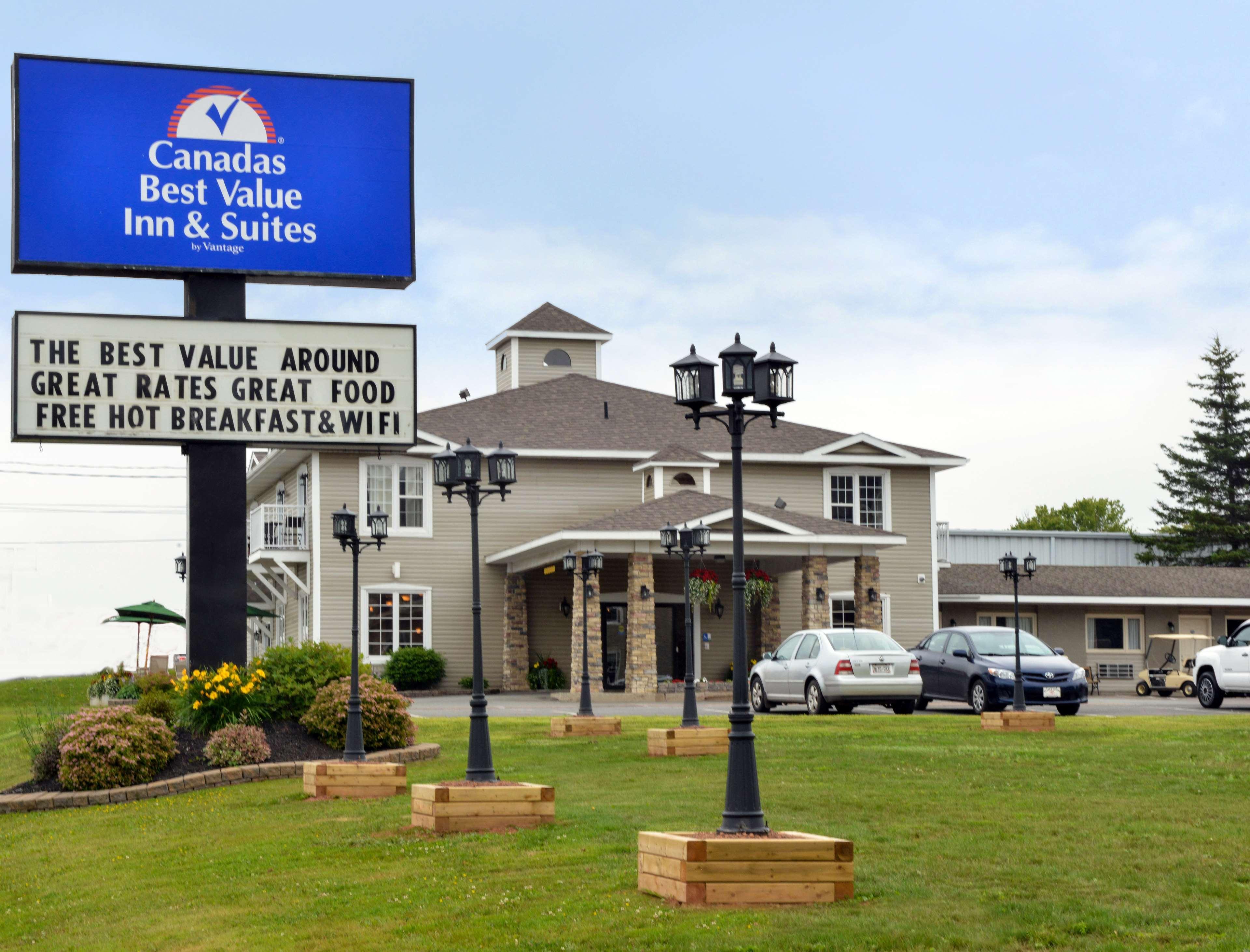 Canadas Best Value Inn & Suites-Charlottetown Exterior foto