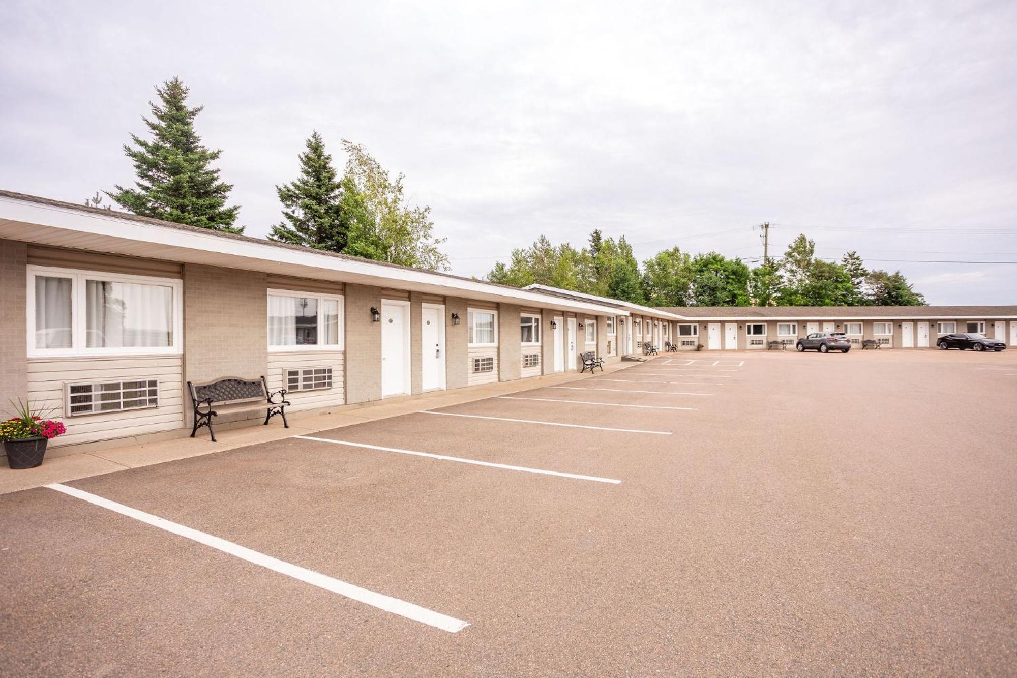 Canadas Best Value Inn & Suites-Charlottetown Exterior foto
